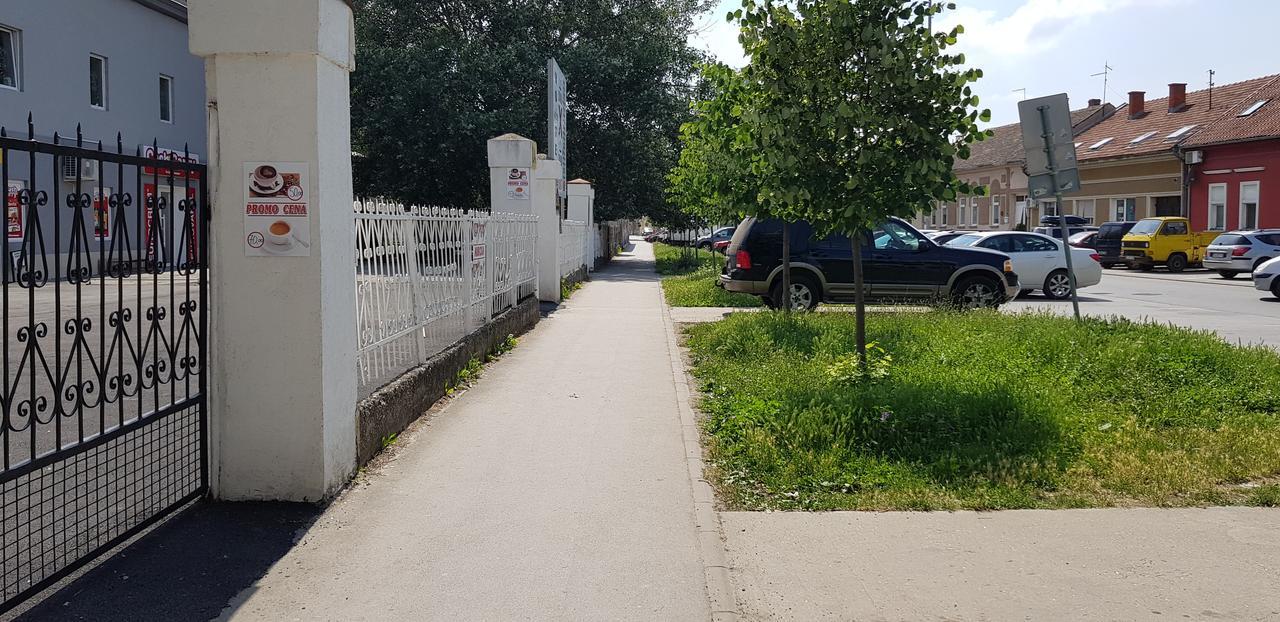 Hotel Dnd-X Pančevo Exterior foto
